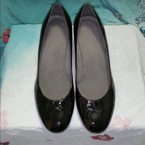 Stuart Weitzman Shoes - Stuart Weizman patent leather wedge pumps